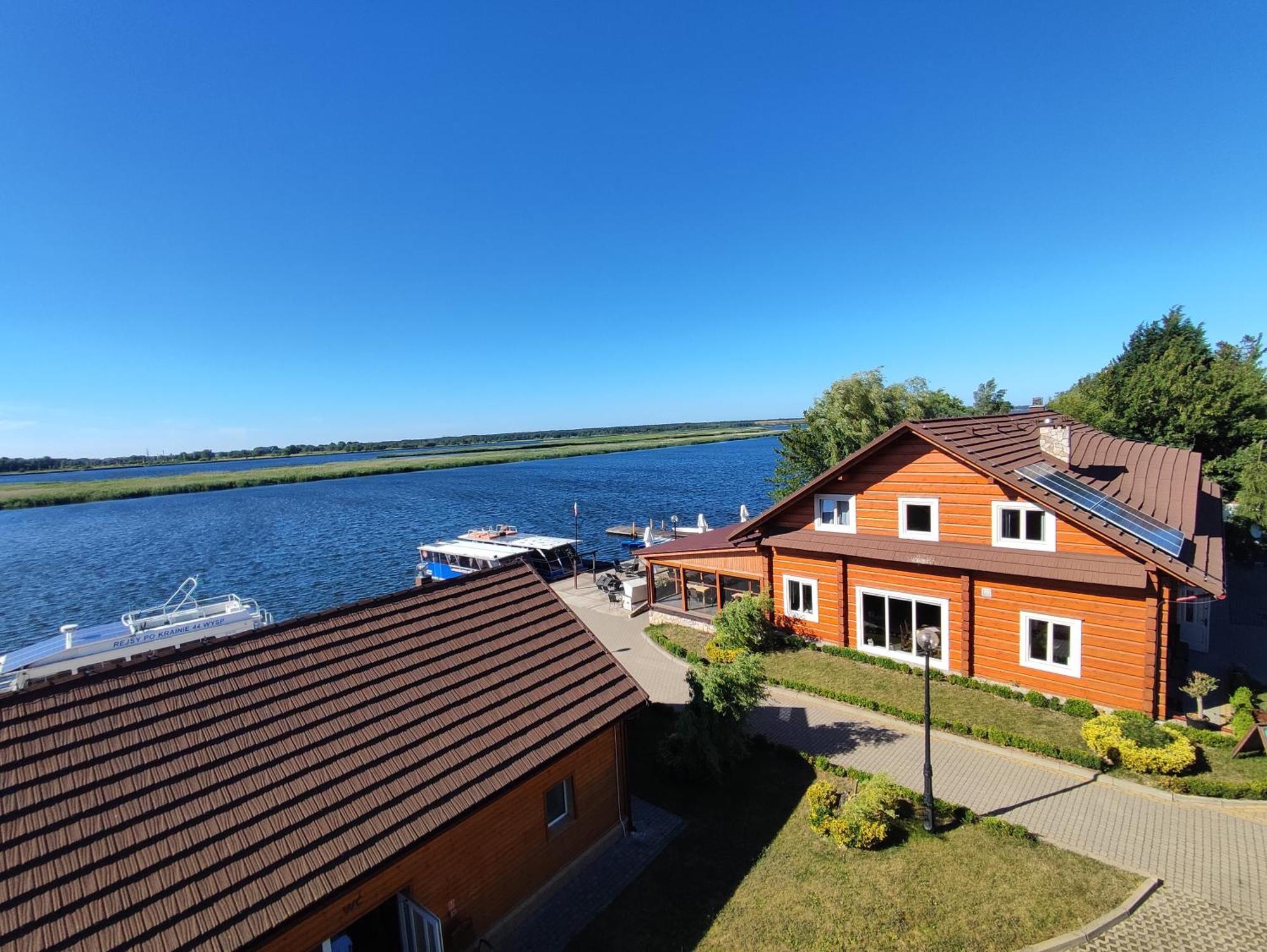 Świnoujście Karczma Rybna Rybaczowka Marina B&B מראה חיצוני תמונה